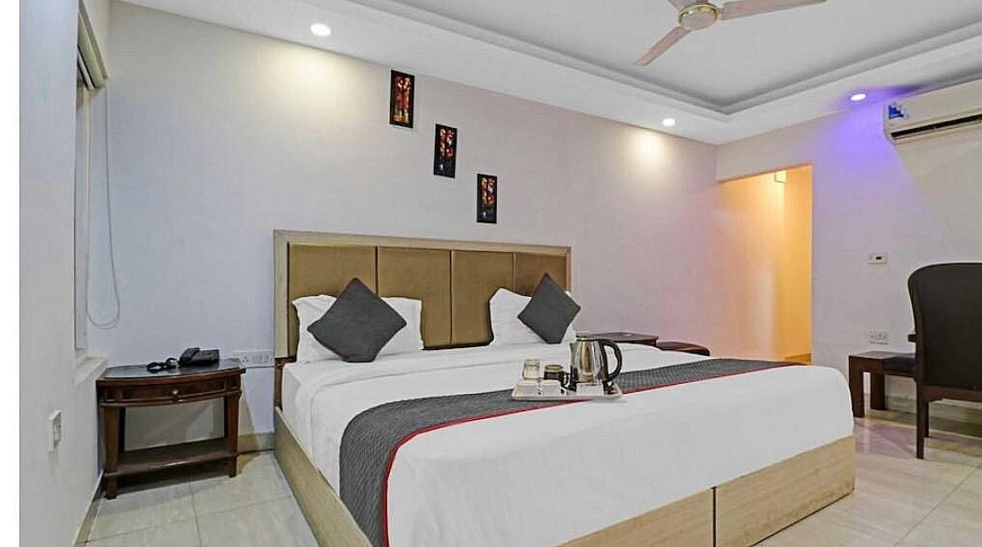Super Hotel O Mahal New Delhi Exterior photo