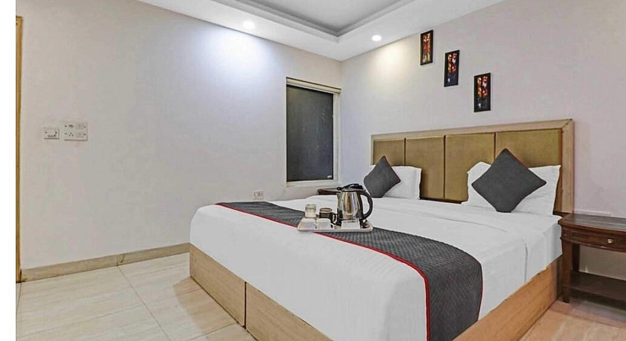 Super Hotel O Mahal New Delhi Exterior photo