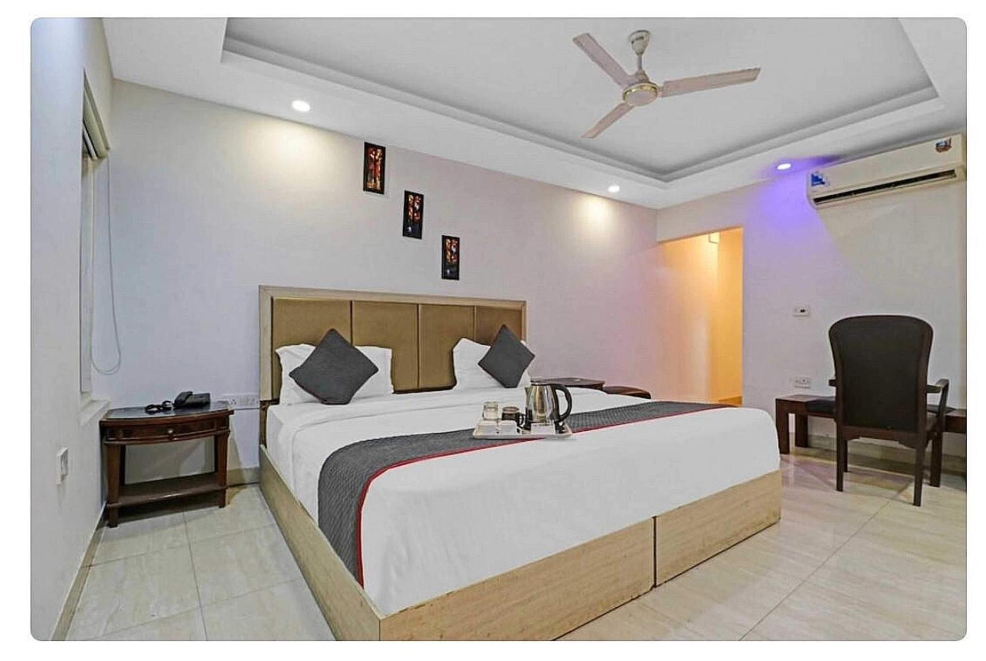 Super Hotel O Mahal New Delhi Exterior photo