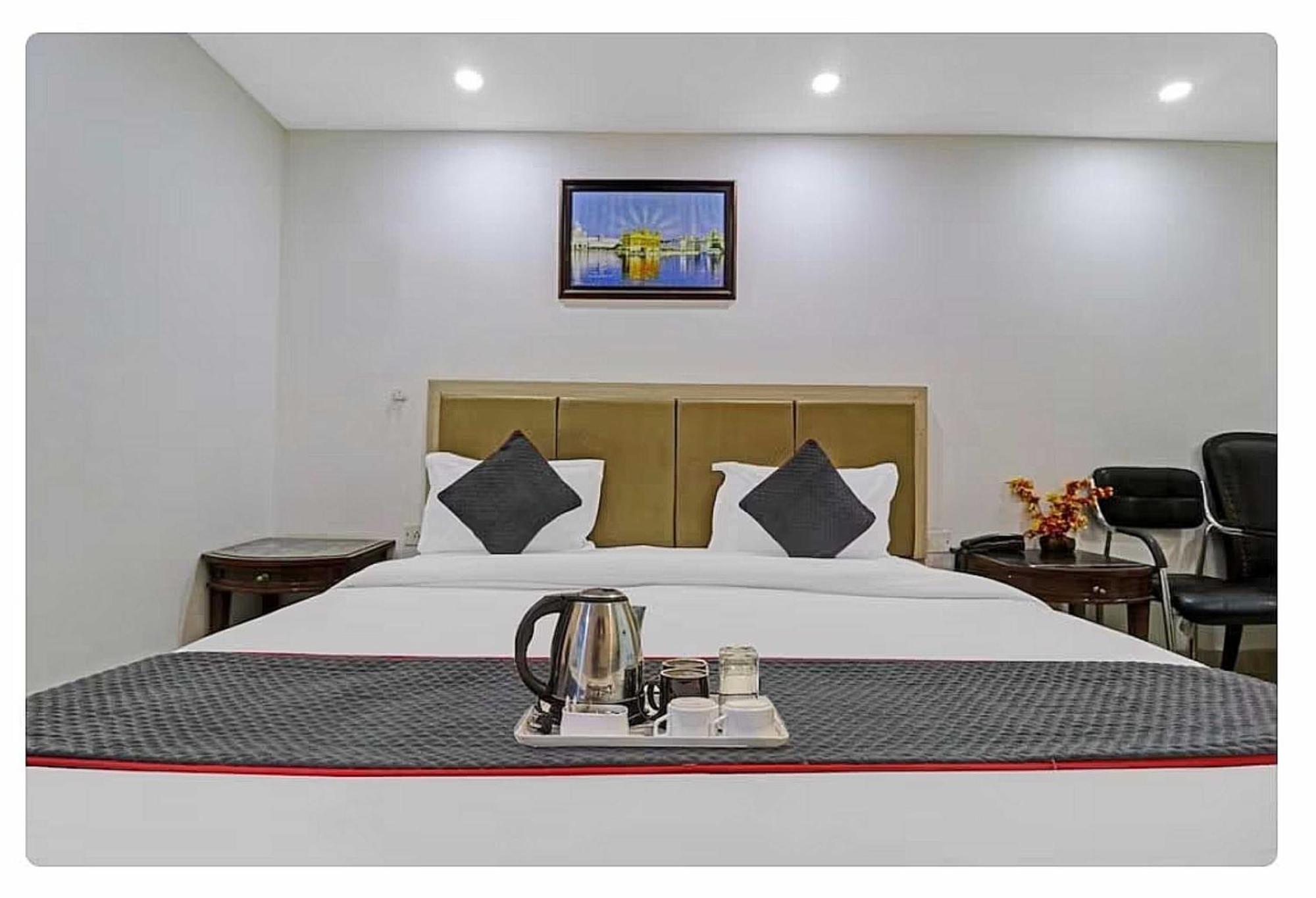 Super Hotel O Mahal New Delhi Exterior photo