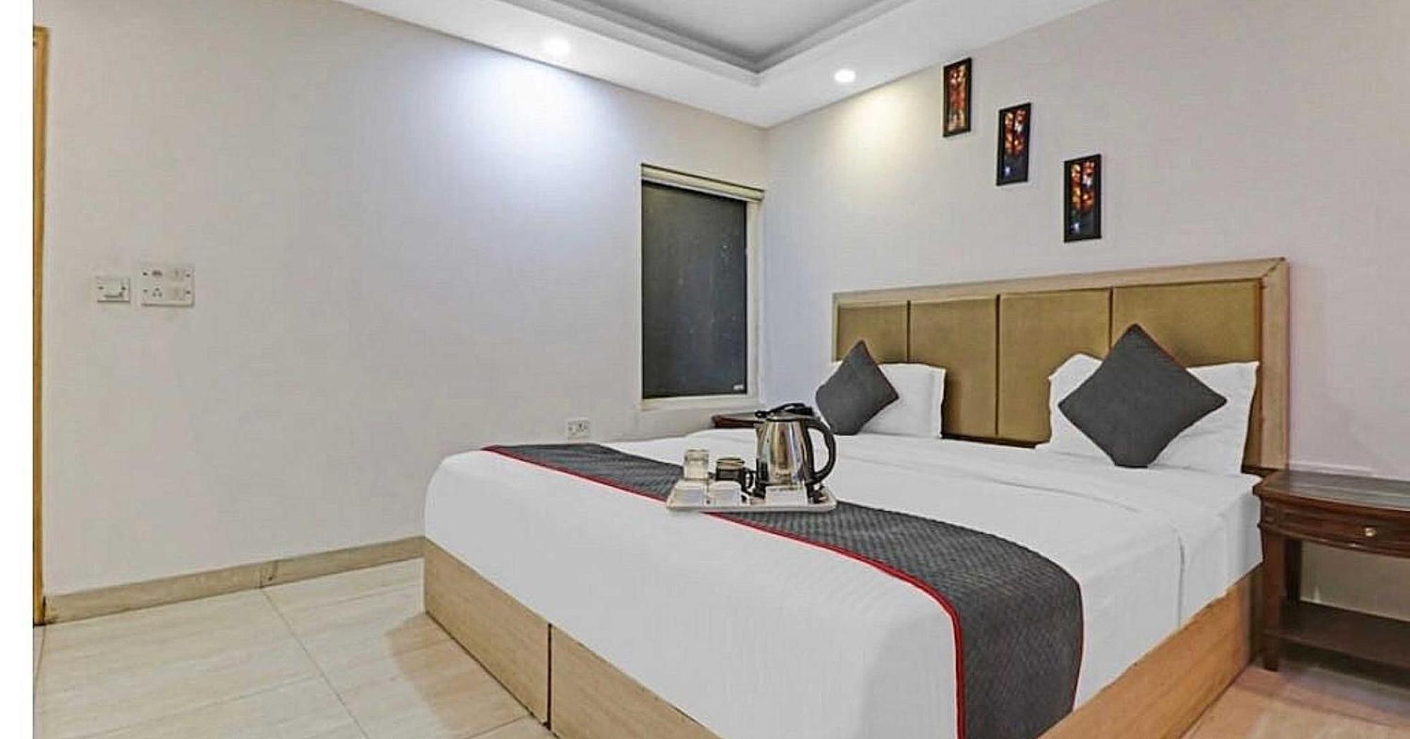 Super Hotel O Mahal New Delhi Exterior photo