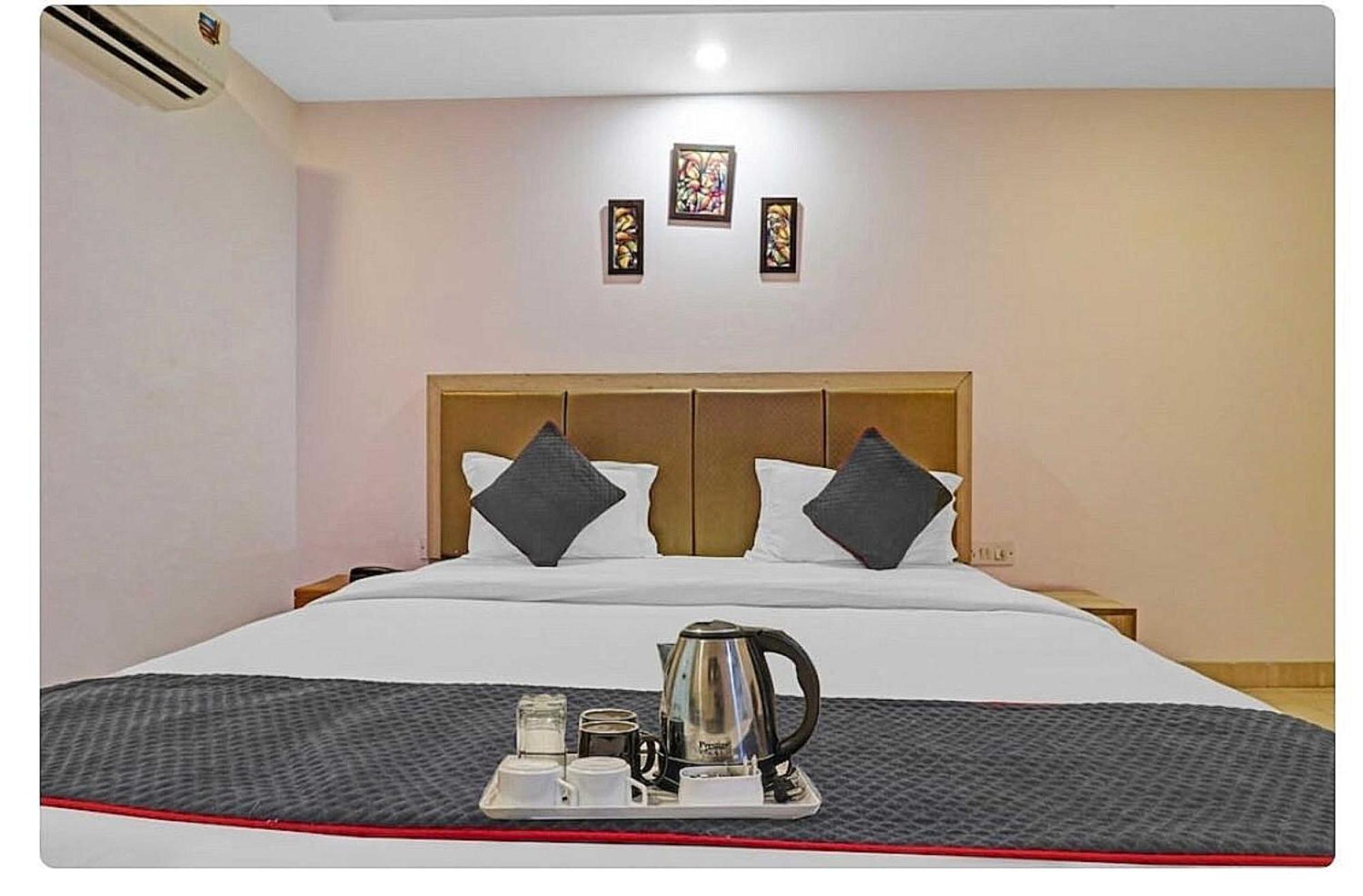 Super Hotel O Mahal New Delhi Exterior photo